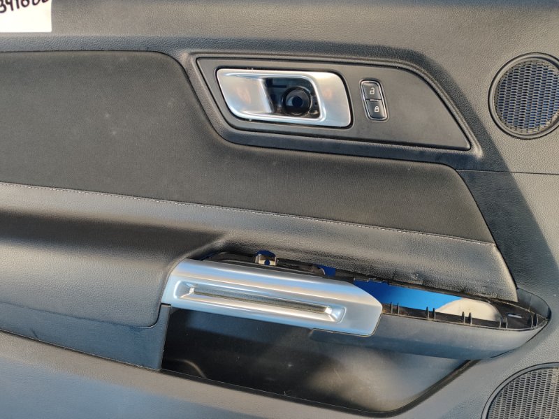 Карта двери передняя левая MUSTANG 15-