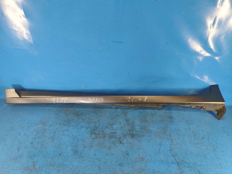 Накладка порога наружная левая LEXUS CT200 11-17 2012 1.8 2ZRFXE 7586076010B1 Б/У