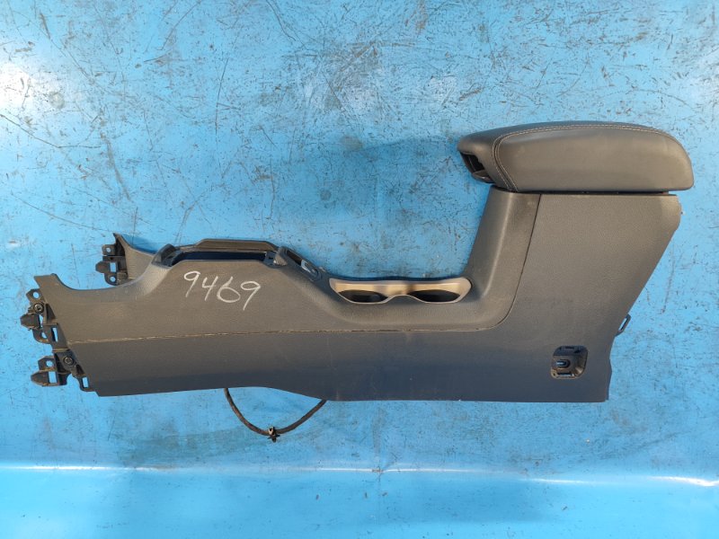 Подлокотник RENEGADE (BU) 14- 2015 2.4 ED6 Подлокотник RENEGADE (BU) 14- 2015 2.4 ED6