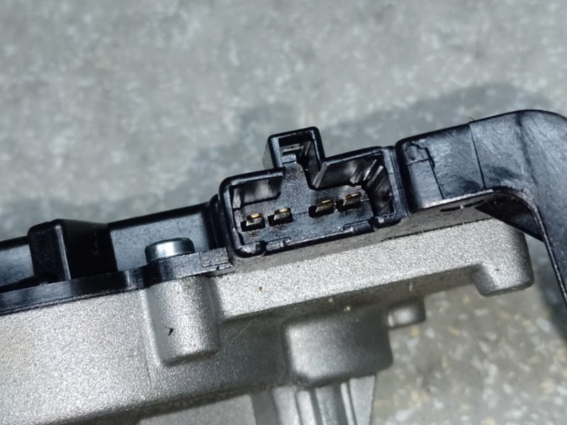 Моторчик стеклоочистителя задний SORENTO UM 14- 2015 2.4 G4KJ Моторчик стеклоочистителя задний SORENTO UM 14- 2015 2.4 G4KJ