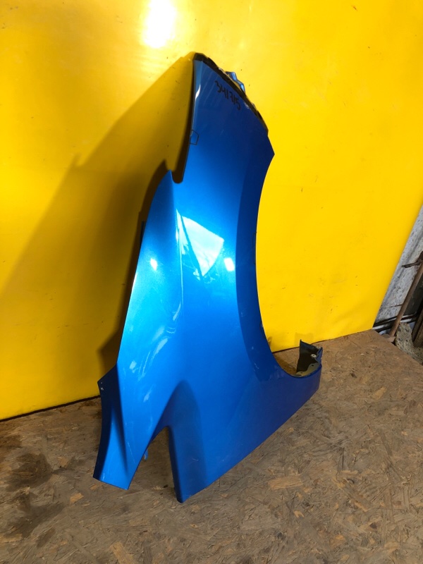 Крыло переднее правое LEAF 18-