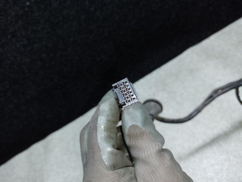 Кнопка открывания багажника наружная KIA SORENTO UM 14- 2.4 G4KJ