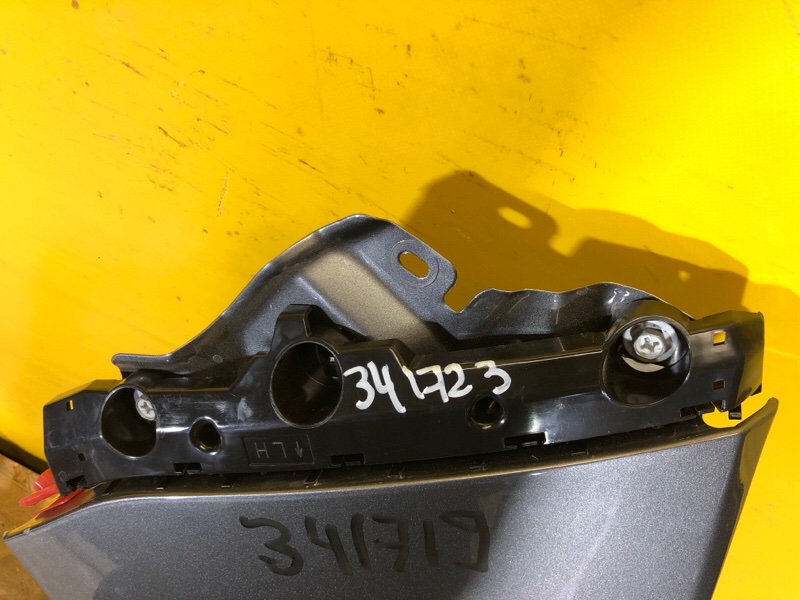 Кронштейн переднего бампера (на крыле) левый NISSAN LEAF 18- 62225-5SK0A Б/У