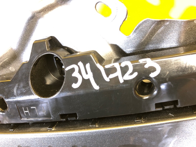 Кронштейн переднего бампера (на крыле) левый LEAF 18-