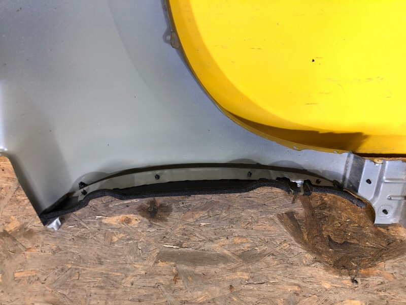 Пыльник крыла левый NISSAN LEAF 18-