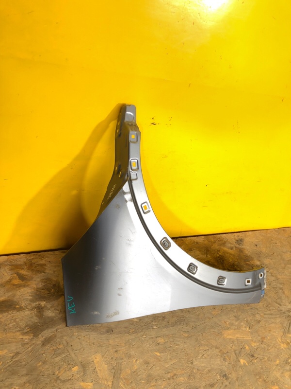 Крыло переднее правое EV6 21-