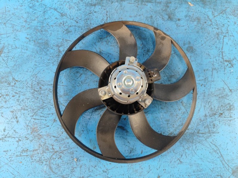 Вентилятор основного радиатора правый FUSION 14- 2.5