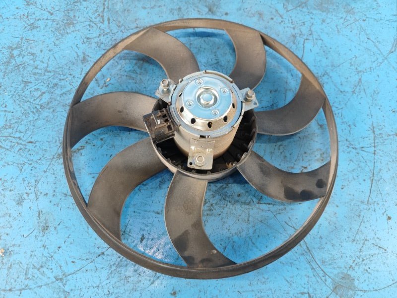 Вентилятор основного радиатора левый FUSION 14- 2.5