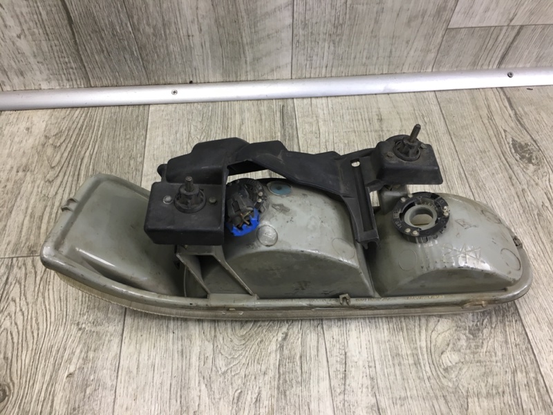 Фара левая SUBURBAN 00-06