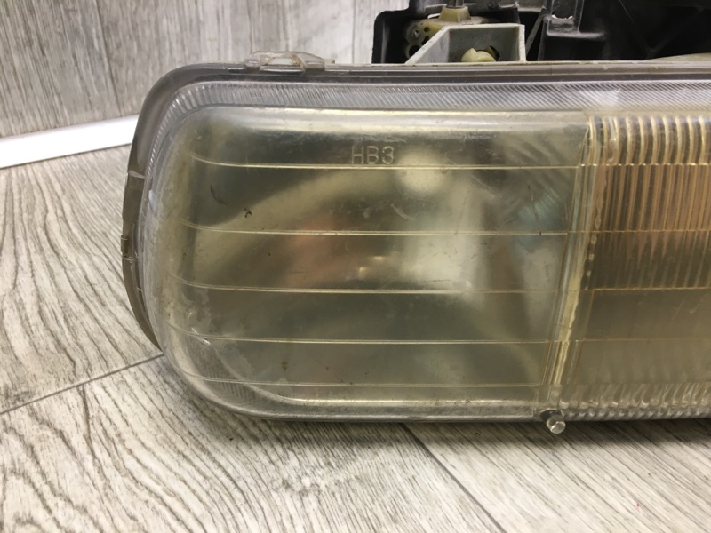 Фара левая SUBURBAN 00-06