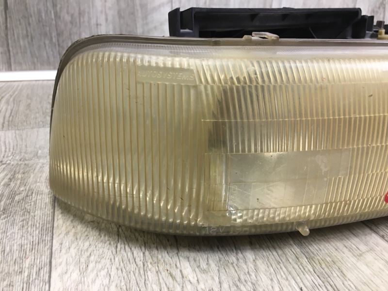 Фара правая SUBURBAN 00-06