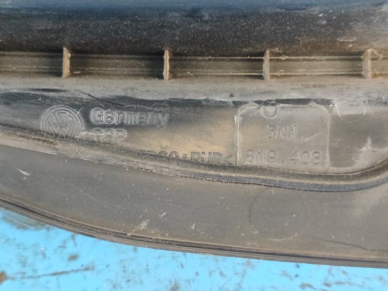 Пластик под лобовое стекло / Жабо левый TIGUAN 08-17 2017 2.0 CCTA