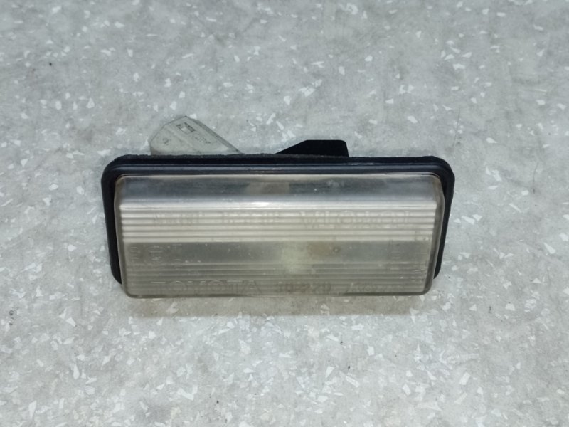 Подсветка номера LEXUS GX470 02-09 2004 4.7 2UZFE 81270-60330 Б/У