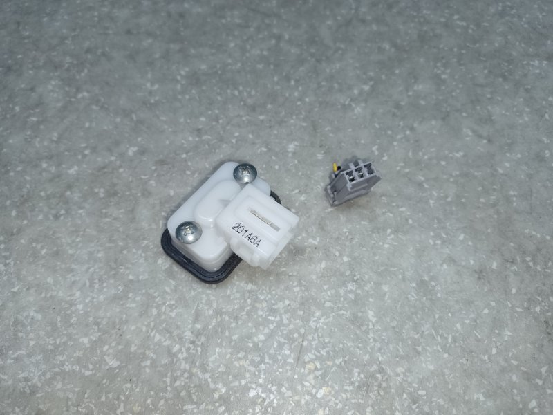 Кнопка открывания багажника наружная TLX 14-17 2017 2.4 K24W7