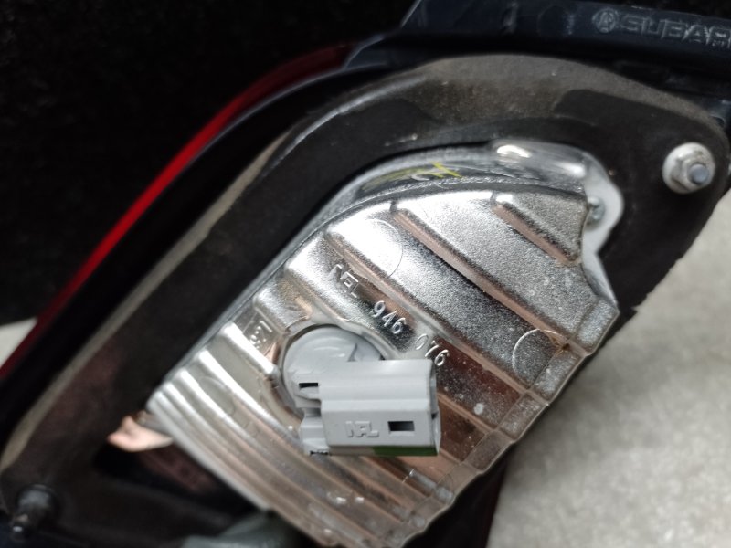 Фонарь внутренний правый SUBARU LEGACY BN 14-18 2.5 FB25B