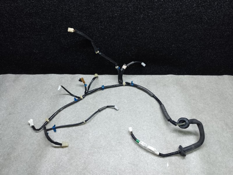 Проводка крышки багажника SUBARU LEGACY BN 14-18 2014 2.5 FB25B 81811AL00A Б/У