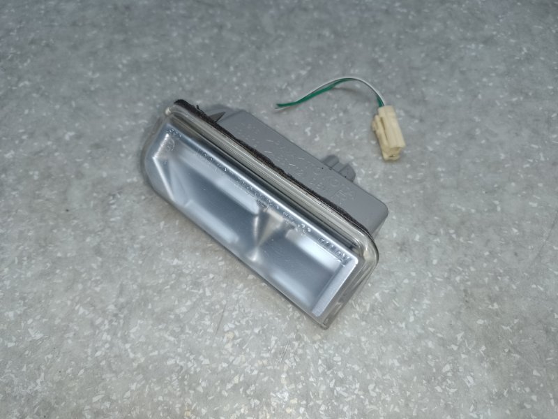 Подсветка номера правая LEXUS ES350 06-12 2006 3.5 2GR-FE 81270-53020 Б/У