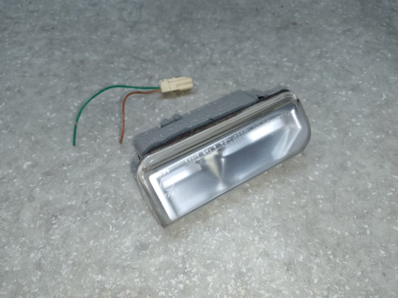 Подсветка номера левая LEXUS ES350 06-12 2006 3.5 2GR-FE 81690-53010 Б/У