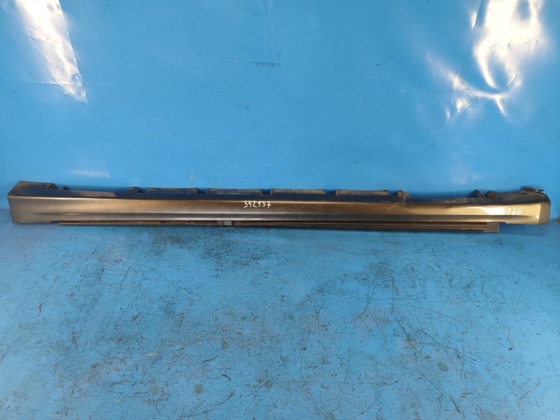 Накладка порога наружная левая FORD FUSION 14- DS73-F10155-BM Б/У