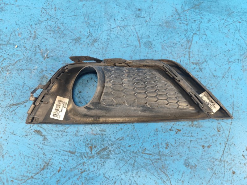 Накладка противотуманной фары правая COMPASS 17-21 2018 2.4 EDD Накладка противотуманной фары правая COMPASS 17-21 2018 2.4 EDD