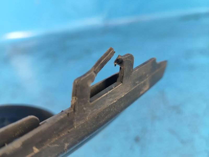 Накладка противотуманной фары правая COMPASS 17-21 2018 2.4 EDD Накладка противотуманной фары правая COMPASS 17-21 2018 2.4 EDD