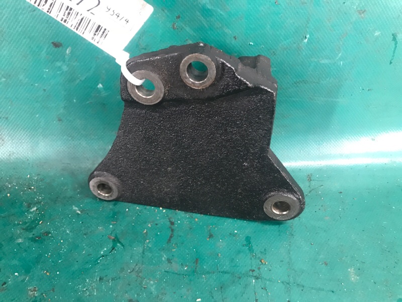 Кронштейн двигателя передний правый JEEP PATRIOT 10-17 2.0 ECN Кронштейн двигателя передний правый JEEP PATRIOT 10-17 2.0 ECN