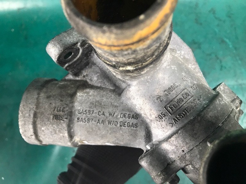 Корпус термостата CX-9 06-16 2007 3.5 Корпус термостата CX-9 06-16 2007 3.5