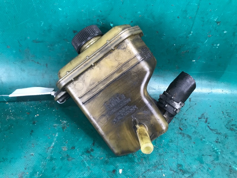 Запчасть бачок гур MAZDA CX-9 06-16 2007 3.5 L206-32-690A Б/У Бачок ГУР MAZDA CX-9 06-16 2007 3.5 L206-32-690A Б/У