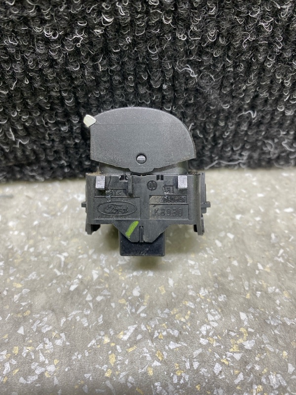 Кнопка стеклоподъемника передняя правая ESCAPE 12-19 2014 T20HDTX Кнопка стеклоподъемника передняя правая ESCAPE 12-19 2014 T20HDTX