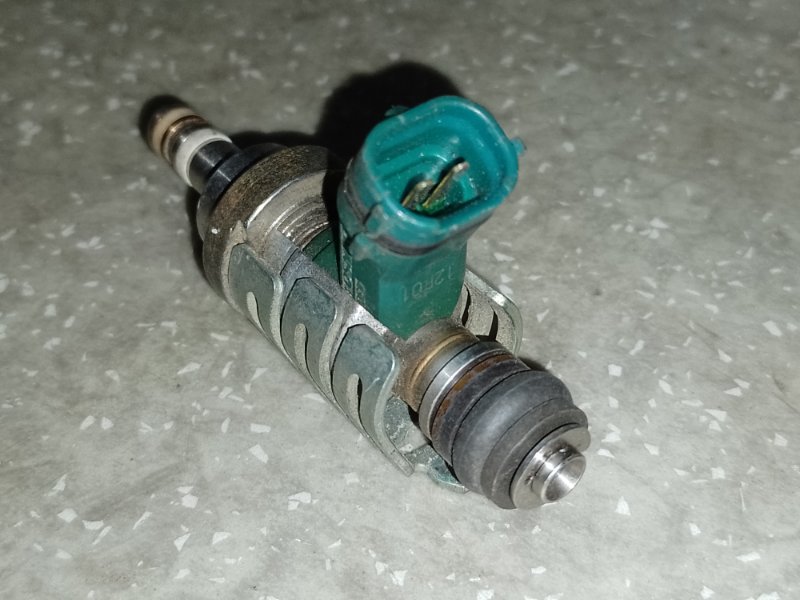 Запчасть форсунка топливная LEXUS GS350 GS300 05-11 23250-31020 Б/У Форсунка топливная LEXUS GS350 GS300 05-11 23250-31020 Б/У