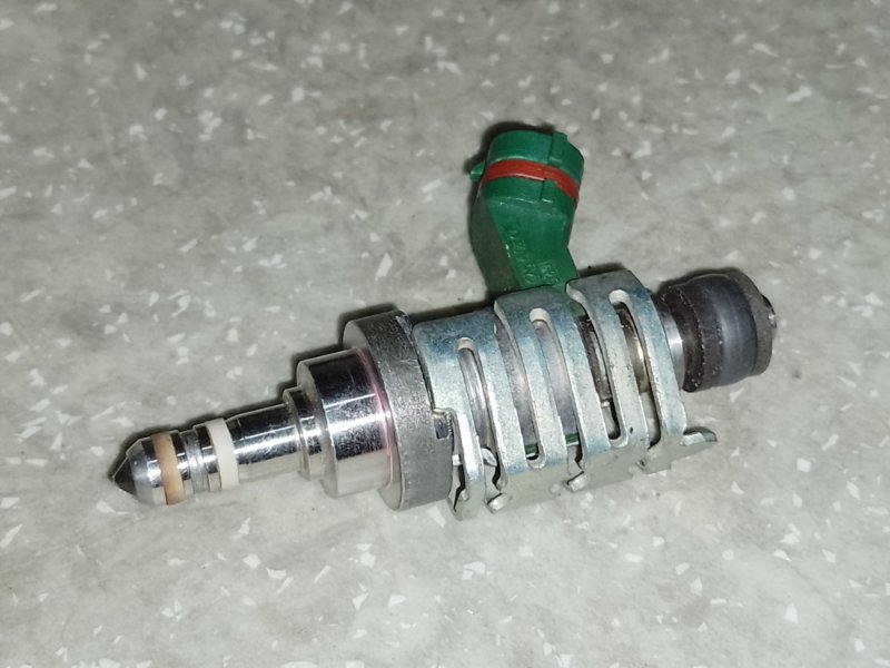 Запчасть форсунка топливная LEXUS GS350 GS300 05-11 23250-31020 Б/У Форсунка топливная LEXUS GS350 GS300 05-11 23250-31020 Б/У