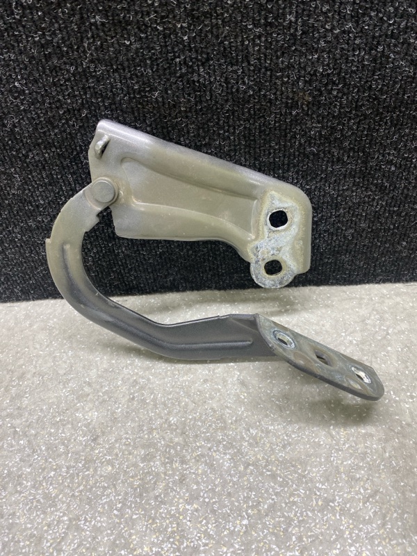 Запчасть петля капота левая FORD ESCAPE 12-19 2014 T20HDTX BM5Z-16797-A Б/У Петля капота левая FORD ESCAPE 12-19 2014 T20HDTX BM5Z-16797-A Б/У