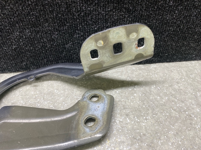 Петля капота правая FORD ESCAPE 12-19 T20HDTX Петля капота правая FORD ESCAPE 12-19 T20HDTX