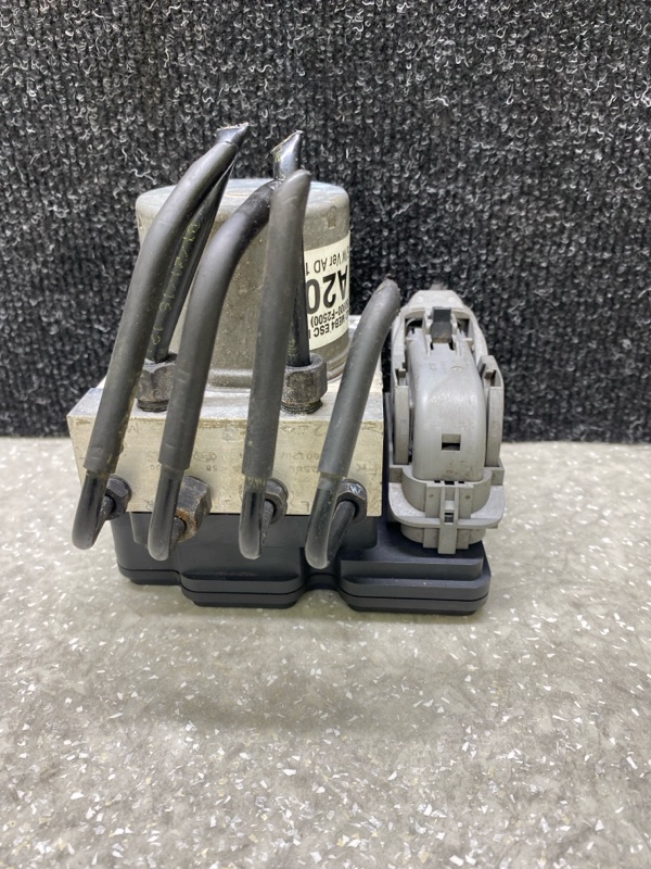 Блок ABS ELANTRA AD 16- 2016 2.0 G4NH