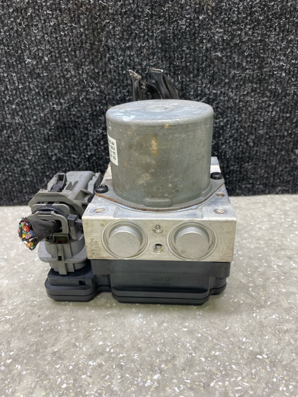 Блок ABS ELANTRA AD 16- 2016 2.0 G4NH