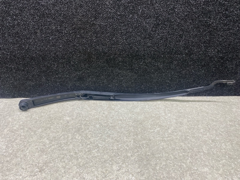 Поводок стеклоочистителя передний правый ELANTRA AD 16- 2016 2.0 G4NH