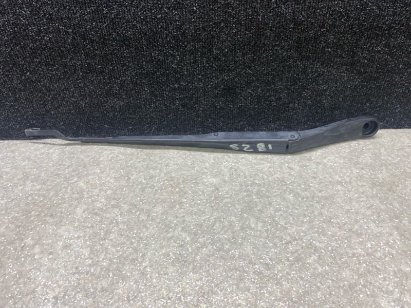 Поводок стеклоочистителя передний левый HYUNDAI ELANTRA AD 16- 2016 2.0 G4NH 98311-F2000 Б/У