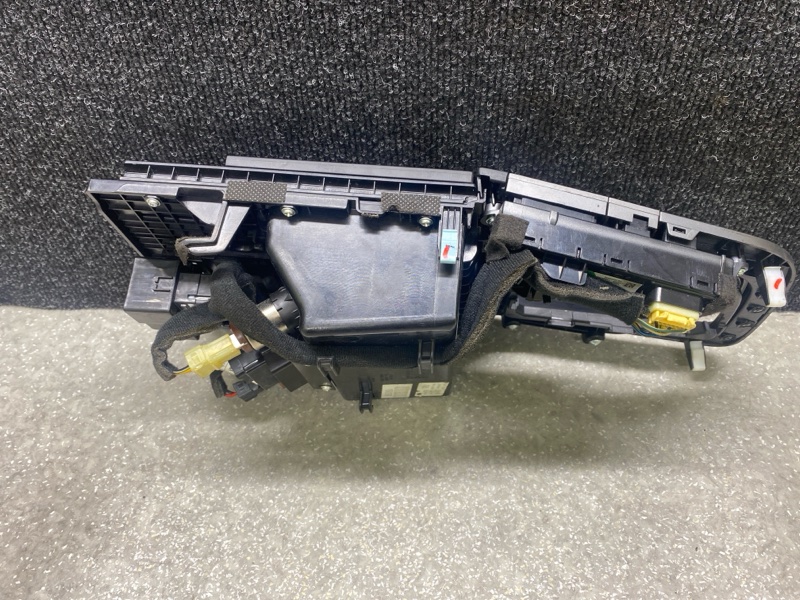 Консоль центральная ELANTRA AD 16- 2016 2.0 G4NH