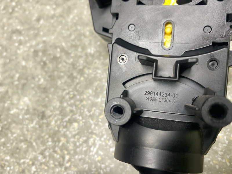 Подрулевой переключатель ELANTRA AD 16- 2016 2.0 G4NH