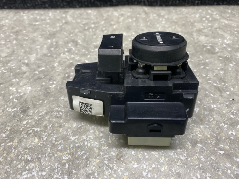 Блок управления зеркалами ELANTRA AD 16- 2016 2.0 G4NH