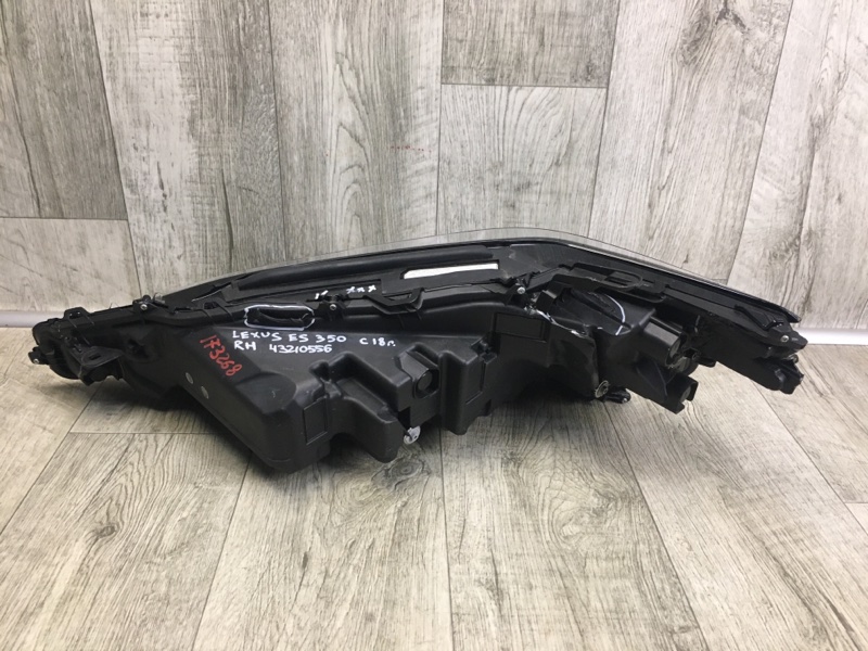 Фара передняя правая ES 18-