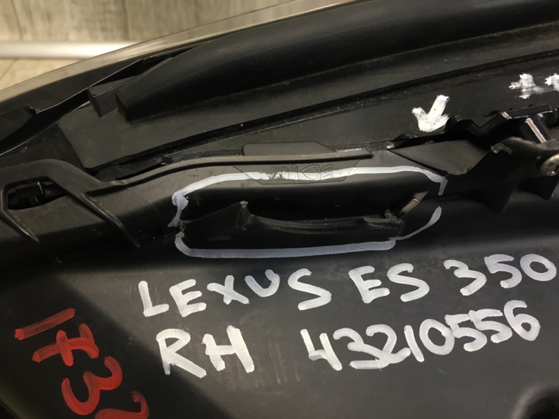 Фара передняя правая ES 18-