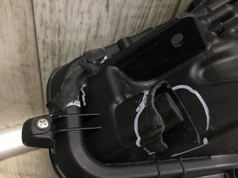 Фара передняя правая ES 18-