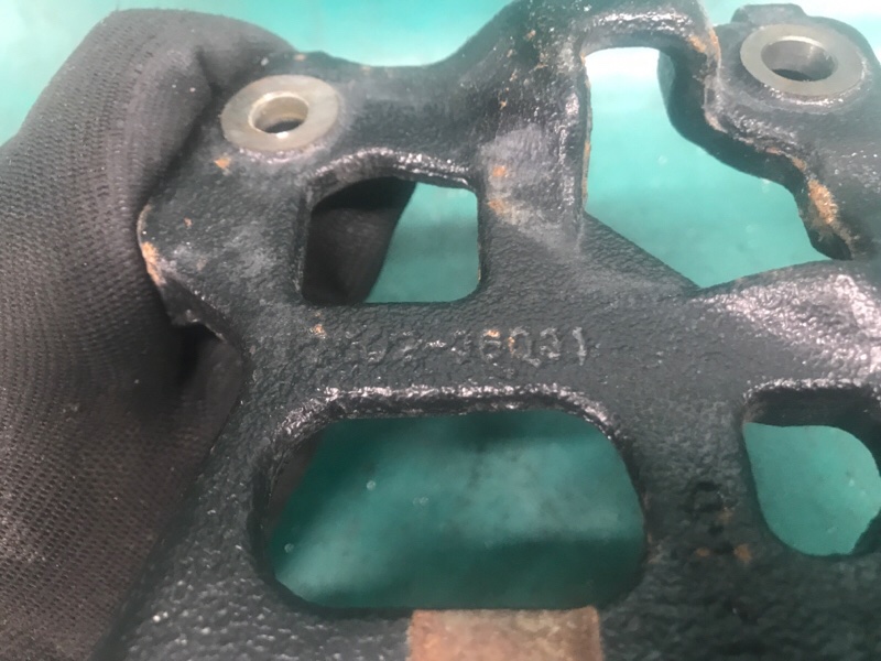 Кронштейн компрессора кондиционера NX 14-21 2020 8ARFTS 2.0TURBO