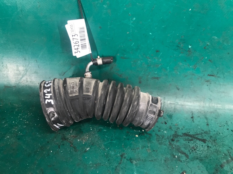 Патрубок воздушного фильтра NISSAN JUKE 10-19 2013 1.6 MR16DDT 16576-1KC0A Б/У