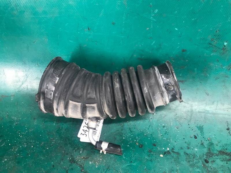 Патрубок воздушного фильтра JUKE 10-19 2013 1.6 MR16DDT