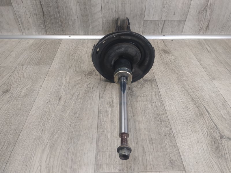 Амортизатор передний левый VENZA 09-16 2009 3.5 2GR-FE