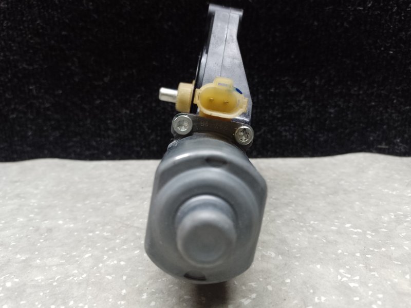 Моторчик стеклоподъемника задний левый HYUNDAI SONATA YF 10-14