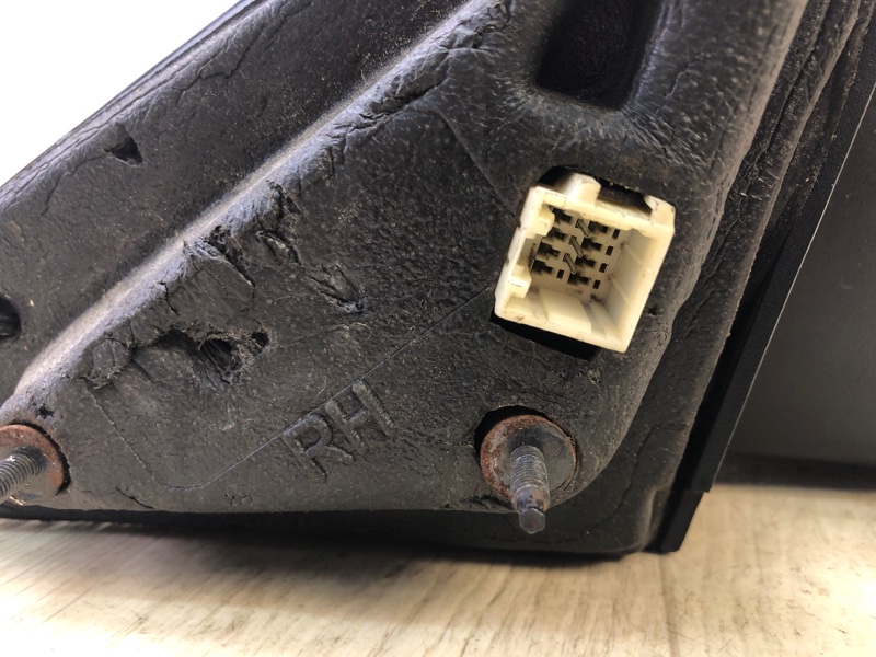 Зеркало правое AVENGER 07-14