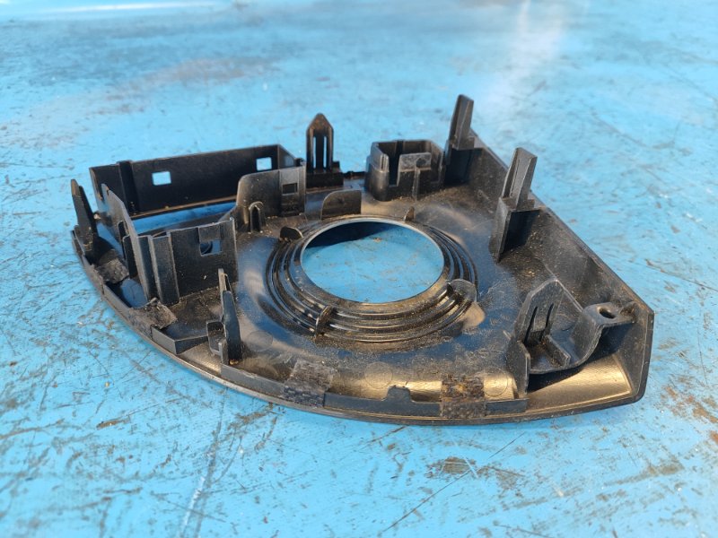 Накладка в салоне TOYOTA PRIUS - 30 09-17 ZVW30